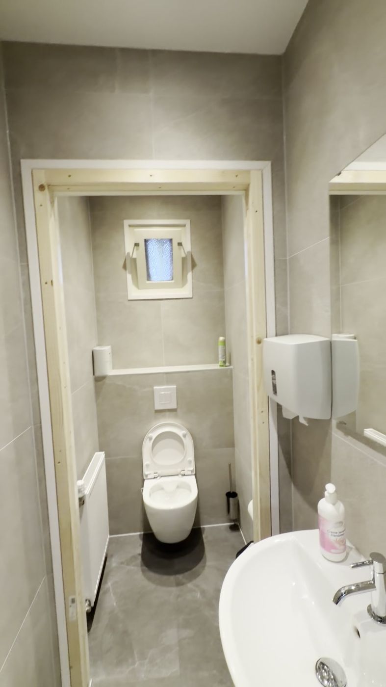 De vernieuwde toiletruimte